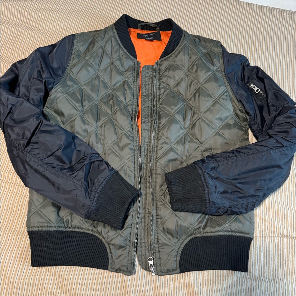 Iris Bomber